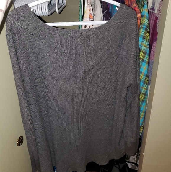 American Eagle Gray Thin Knit Sweater - Picture 3 of 5